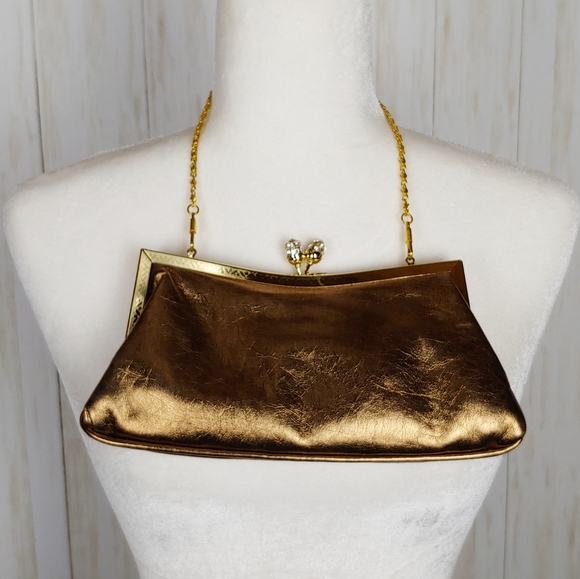 unbranded Handbags - Gold clasp chain strap evening bag